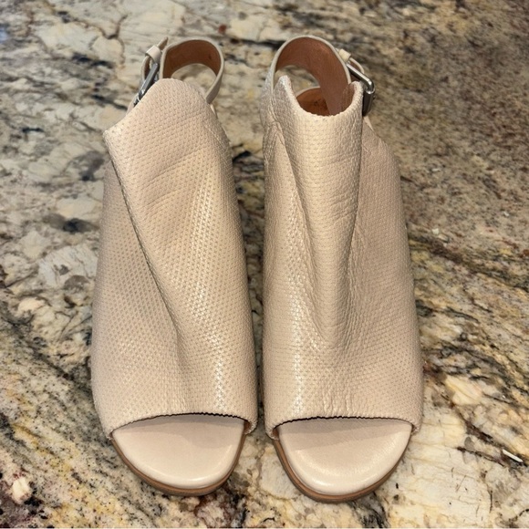 Gentle Souls Cream Peep-Toe Block Heels - Picture 4 of 8